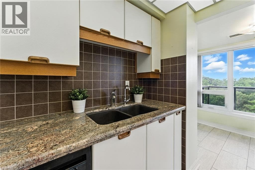237 KING STREET WEST UNIT 1104 — photo 5