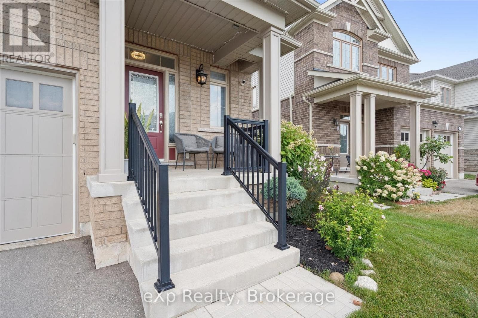 50 ELLIOT AVENUE E — photo 5