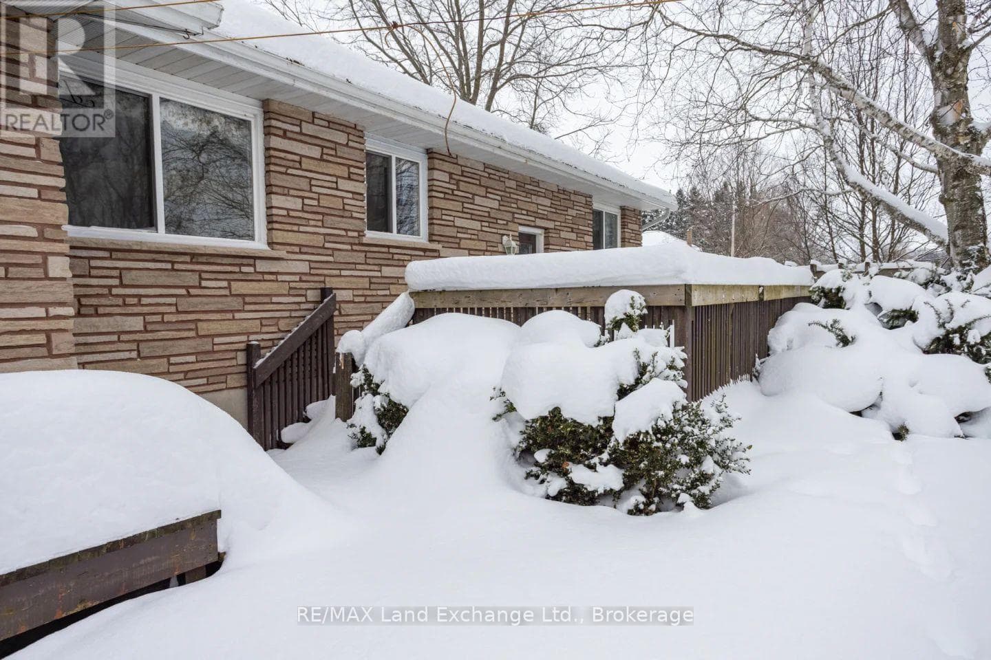 454 VICTORIA STREET NORTH — photo 5