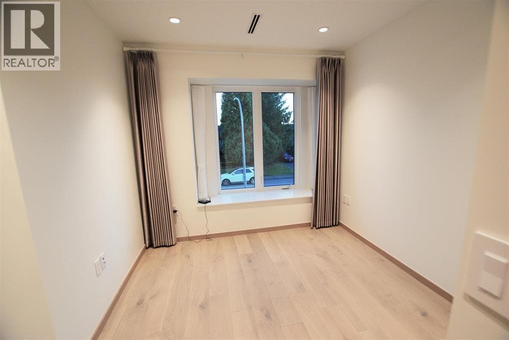 6431 SKAHA CRESCENT — photo 3