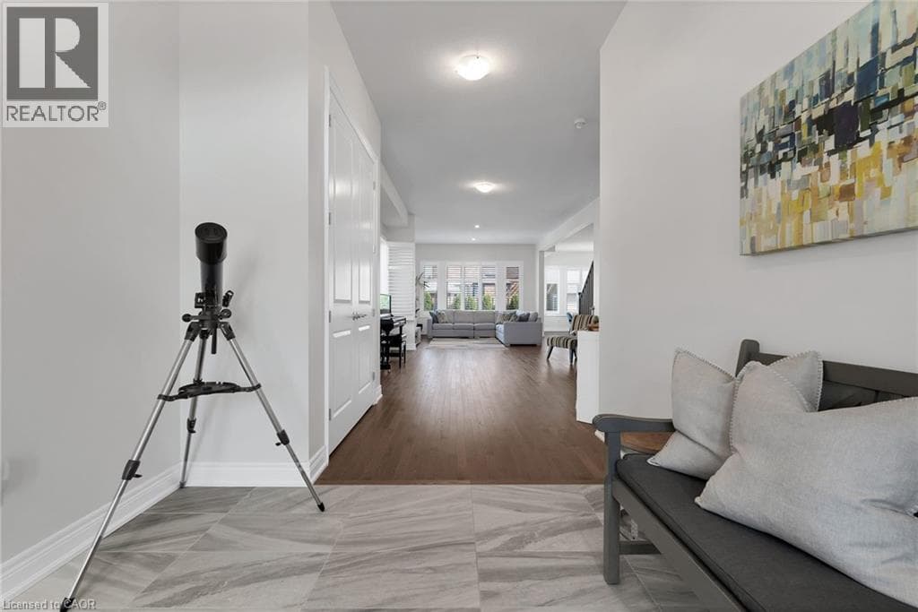 206 CARRIAGE WAY — photo 4