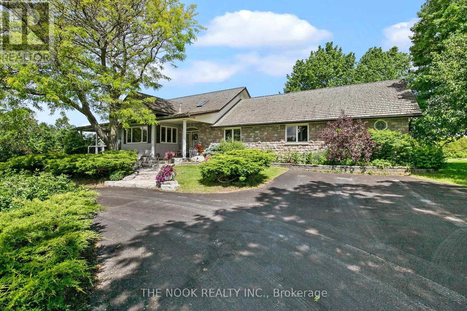 593 PIGEON CREEK ROAD — photo 2