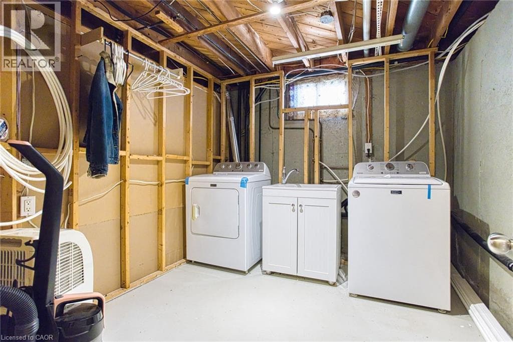 4453 MEADOWVALE Drive Unit# Lower in Queensway