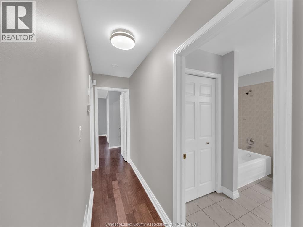 1046 RENDEZVOUS DRIVE — photo 4