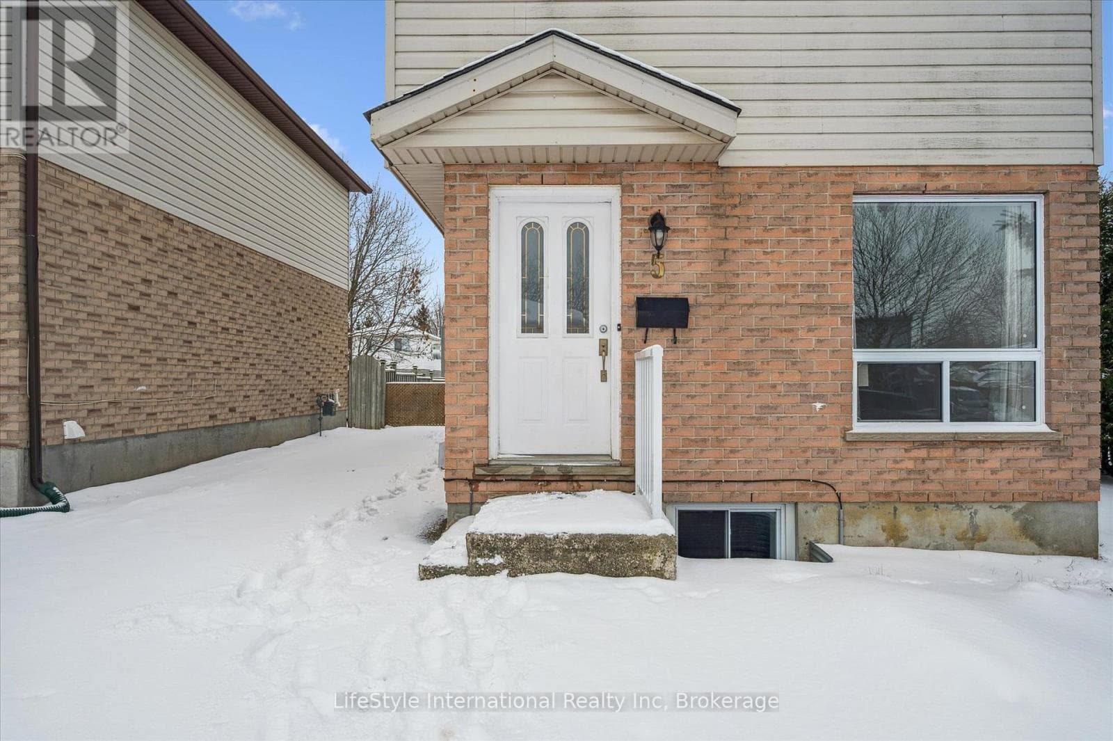 5 TROY CRESCENT — photo 5