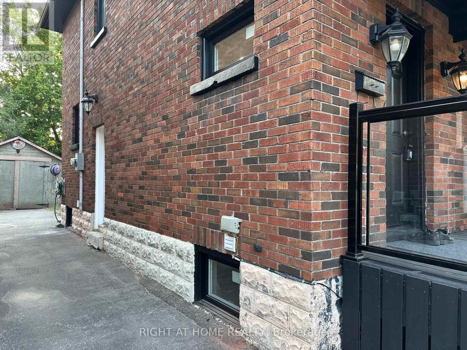 210 DEARBORN AVENUE — photo 5