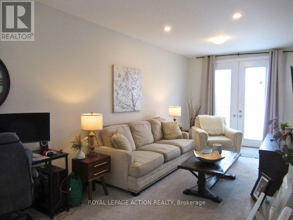 677 PARK Road N Unit# 18 — photo 5
