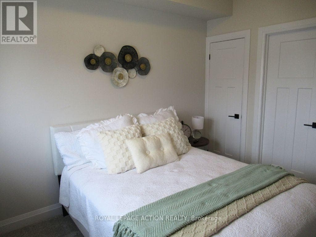 677 PARK Road N Unit# 18 — photo 2