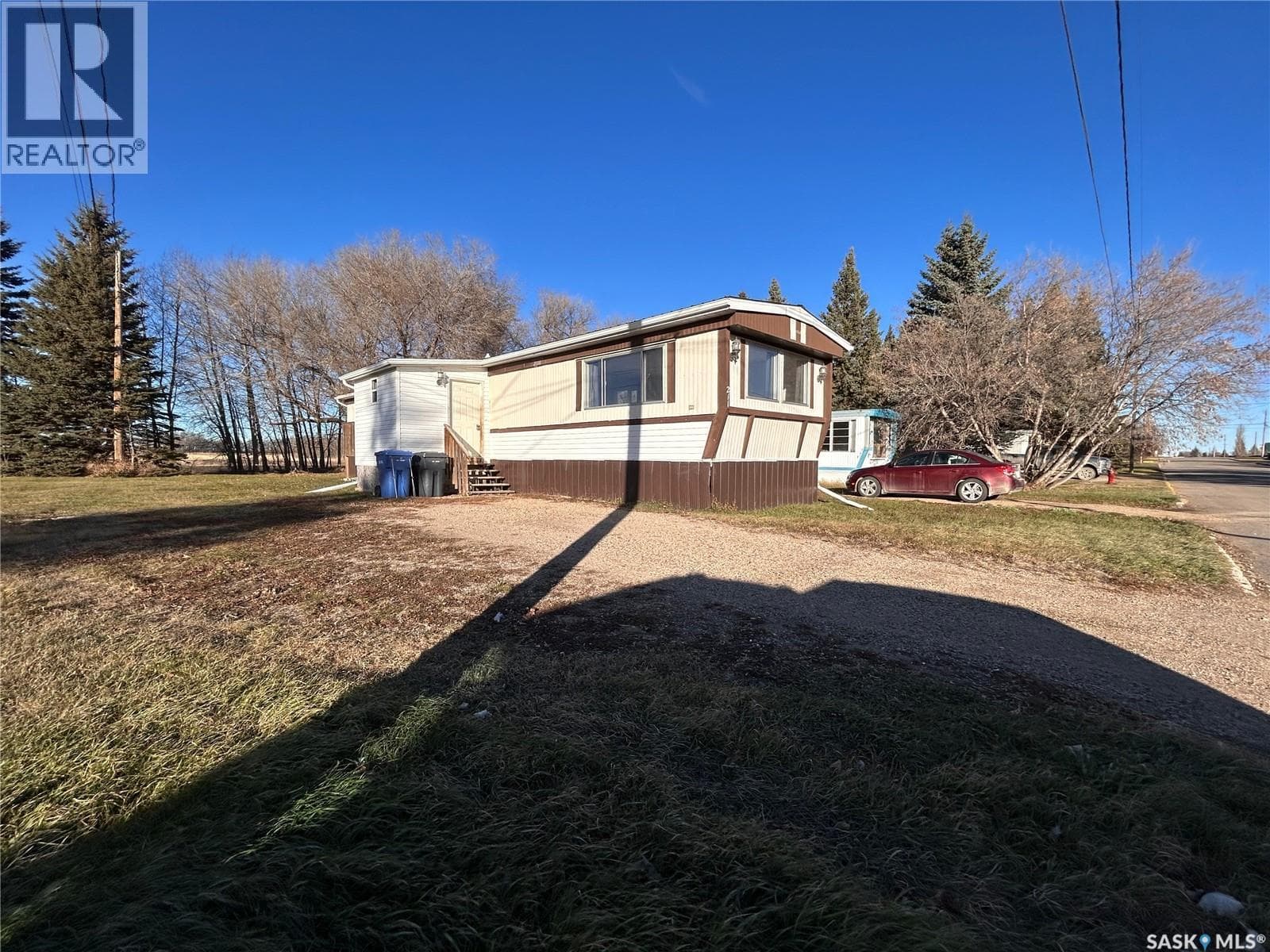 211 Railway AVENUE — photo 4
