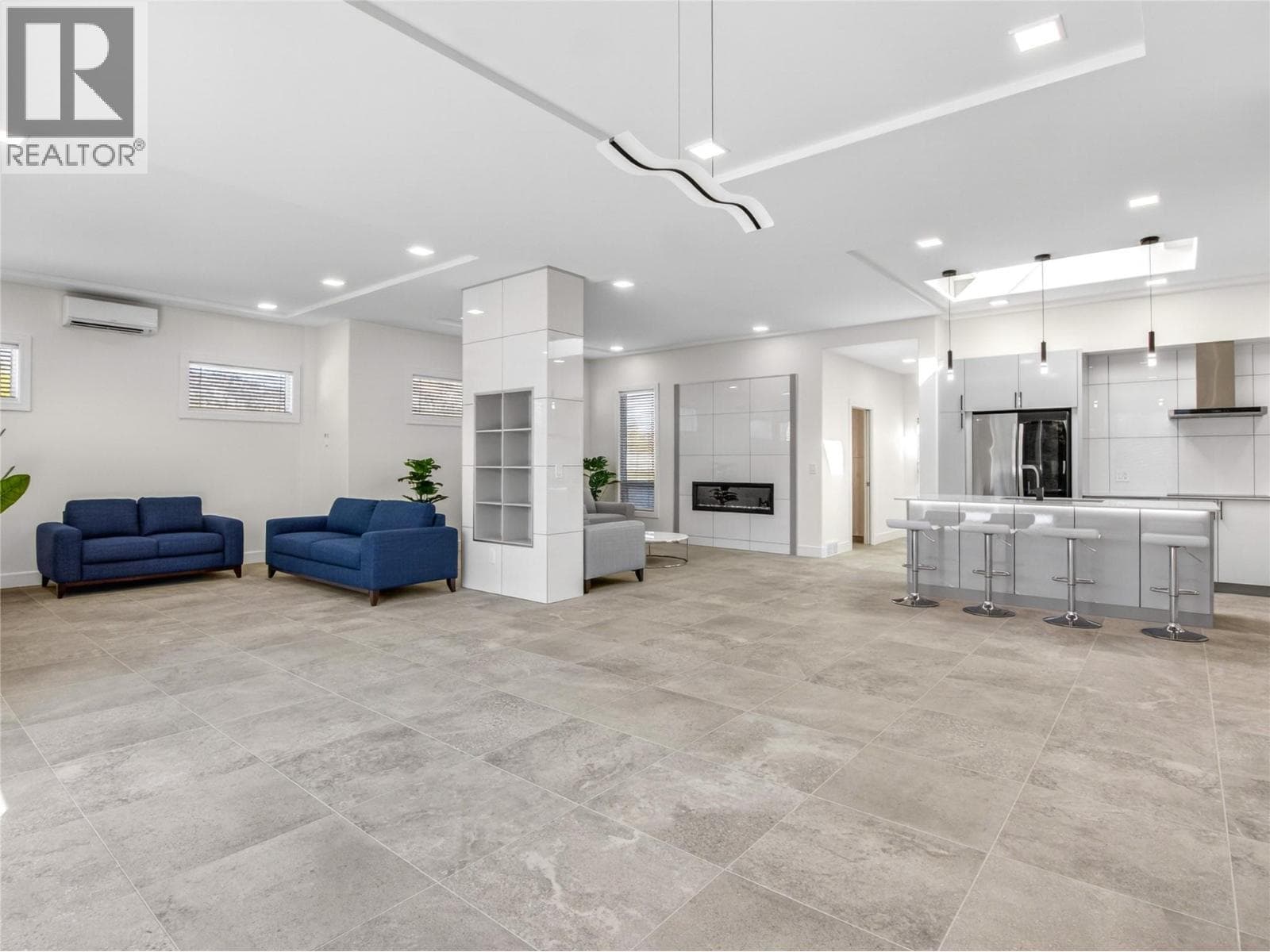 1723 TREFFRY PLAZA, Interior REALTORS® — photo 4