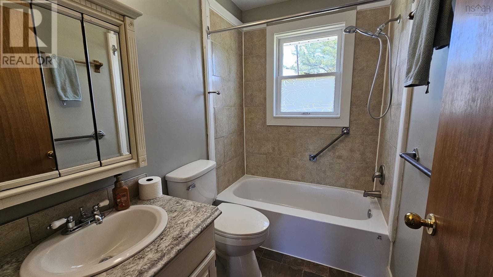 1066 HIGHWAY 2 — photo 2