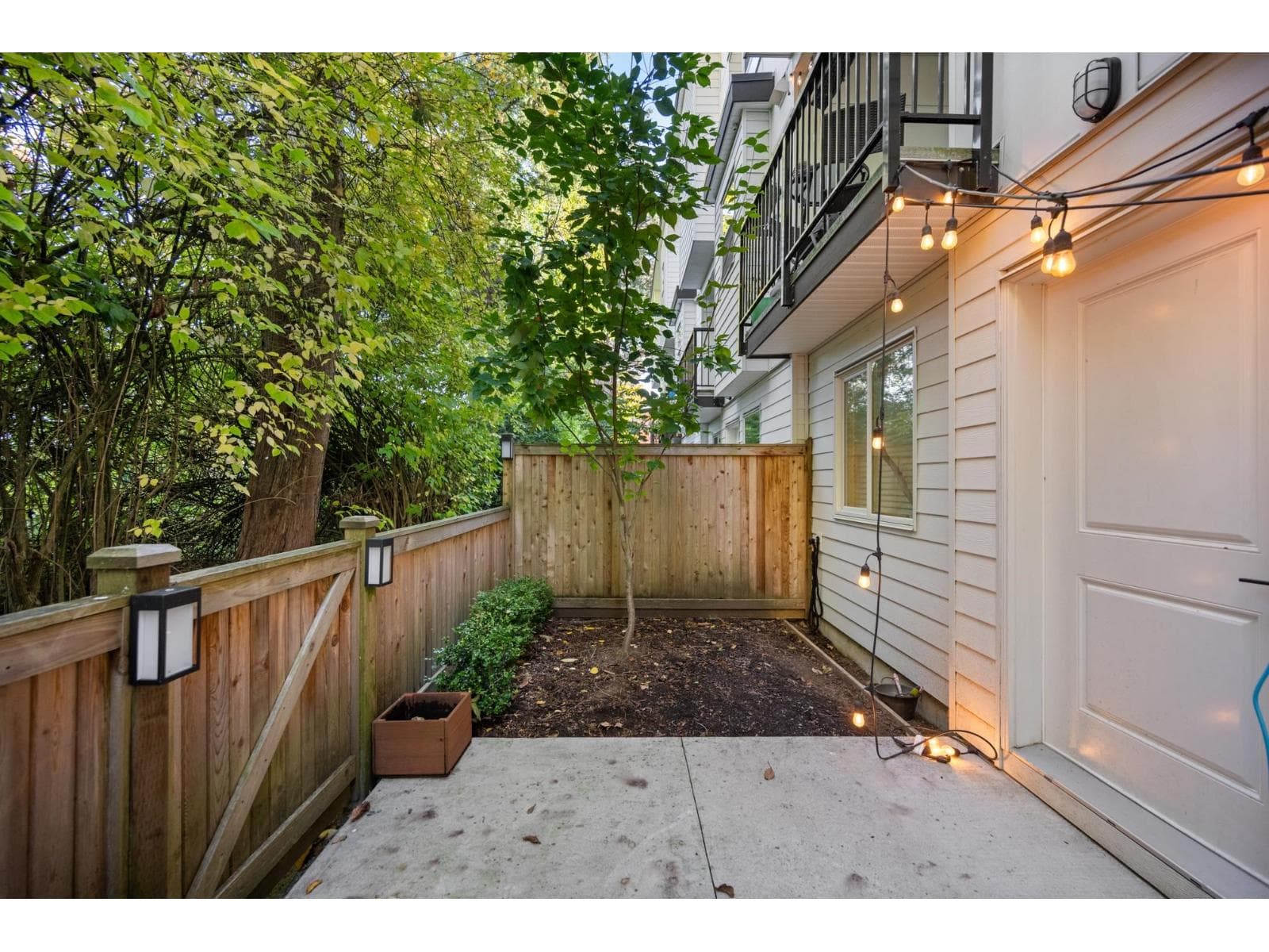 10 27640 LANTERN AVENUE — photo 4