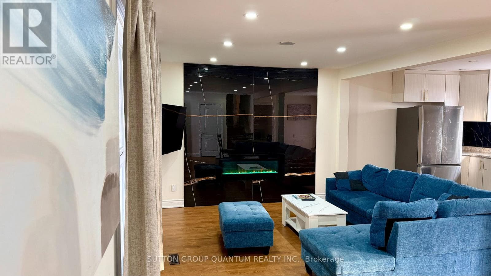 3118 VICTORIA STREET in 