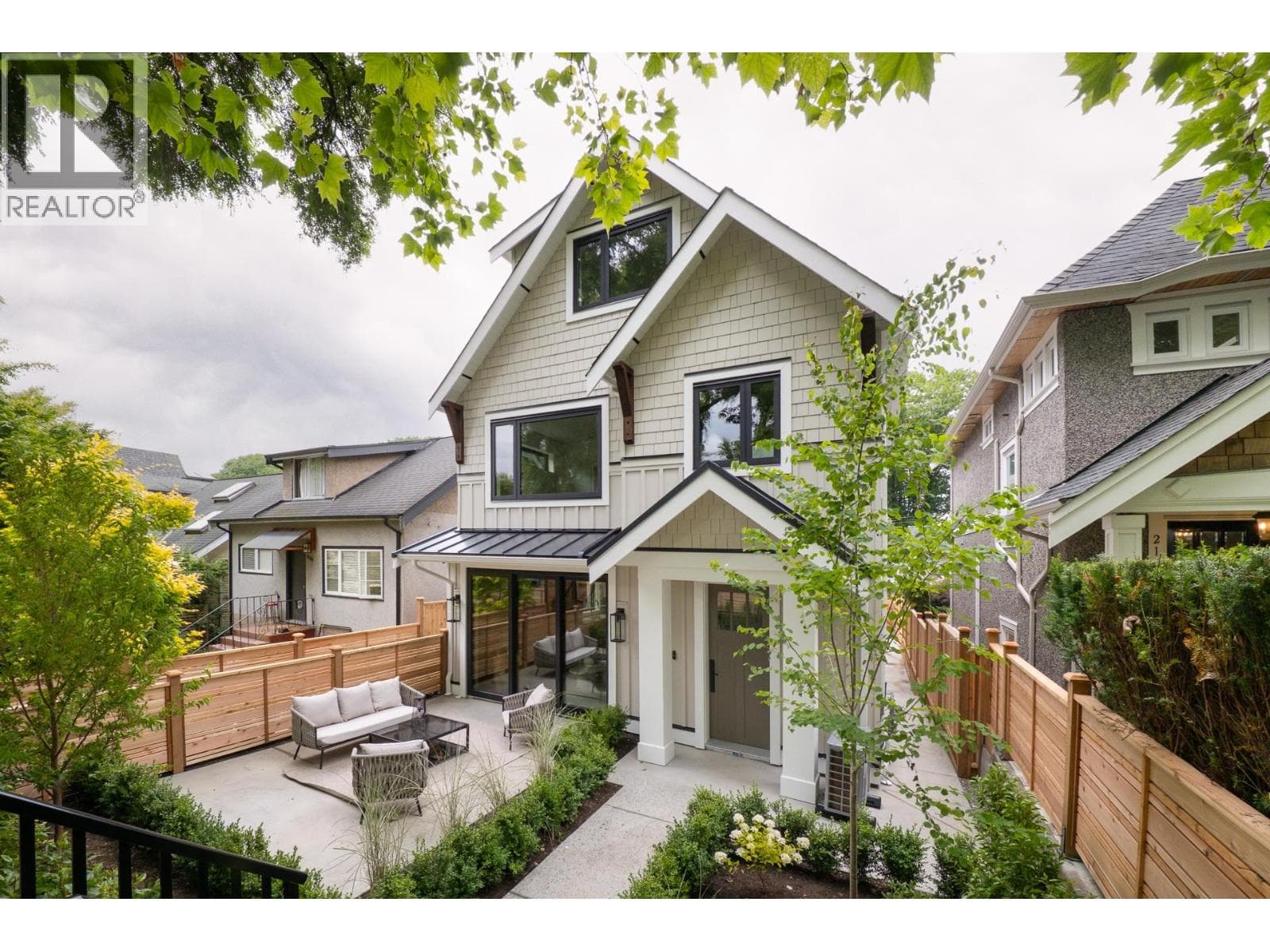 1 2154 E  6TH AVENUE — photo 2
