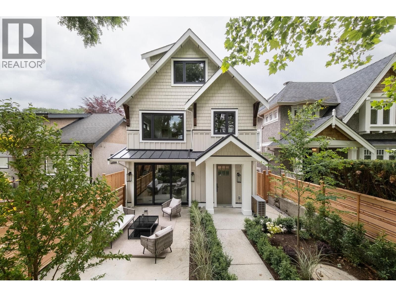 1 2154 E  6TH AVENUE in Grandview-Woodland