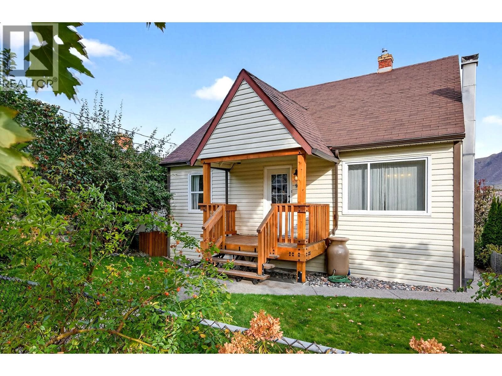 936 NICOLA STREET in 