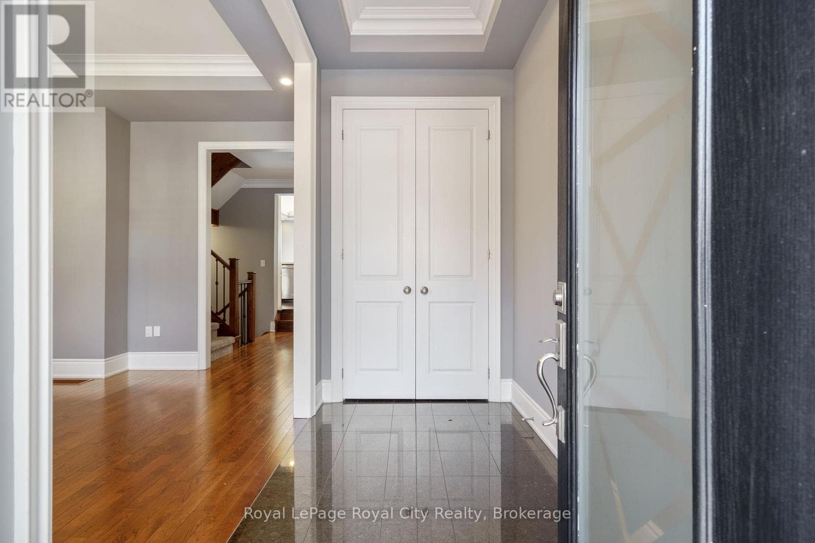 216 REBECCA STREET — photo 4