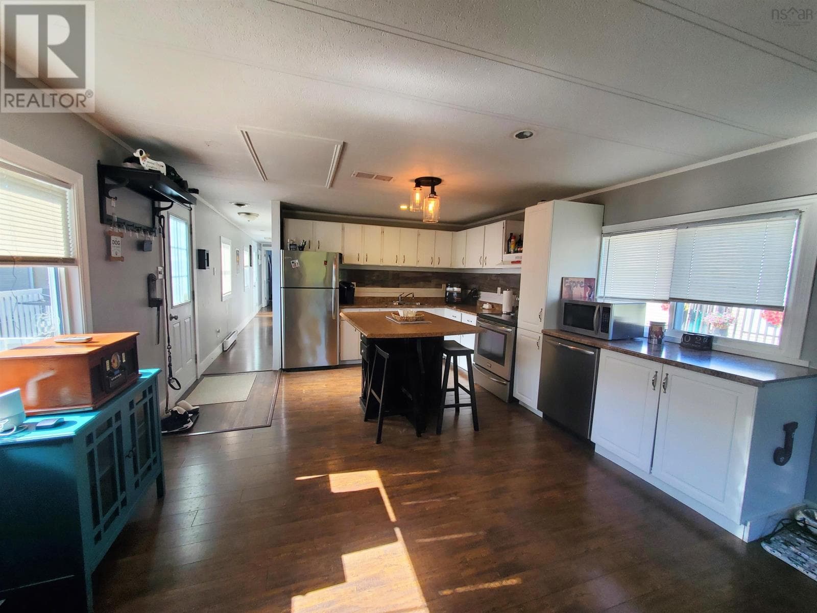 1410 DUCK POND DRIVE — photo 3