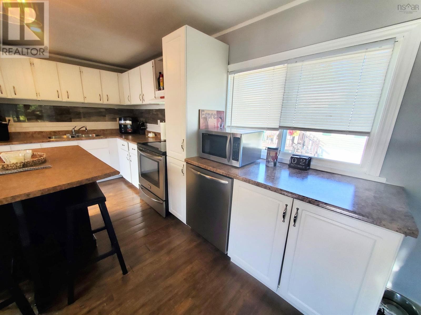 1410 DUCK POND DRIVE — photo 5