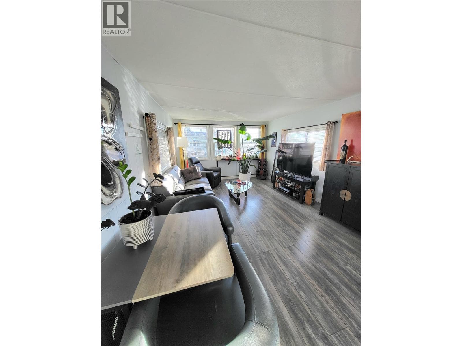 98 Okanagan Avenue Unit# 47, Interior REALTORS® — photo 2
