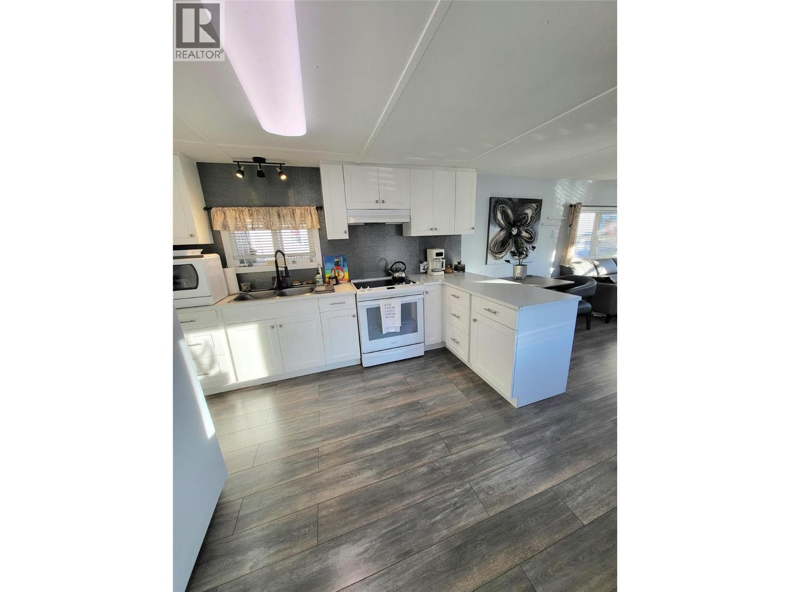 98 Okanagan Avenue Unit# 47, Interior REALTORS® — photo 4