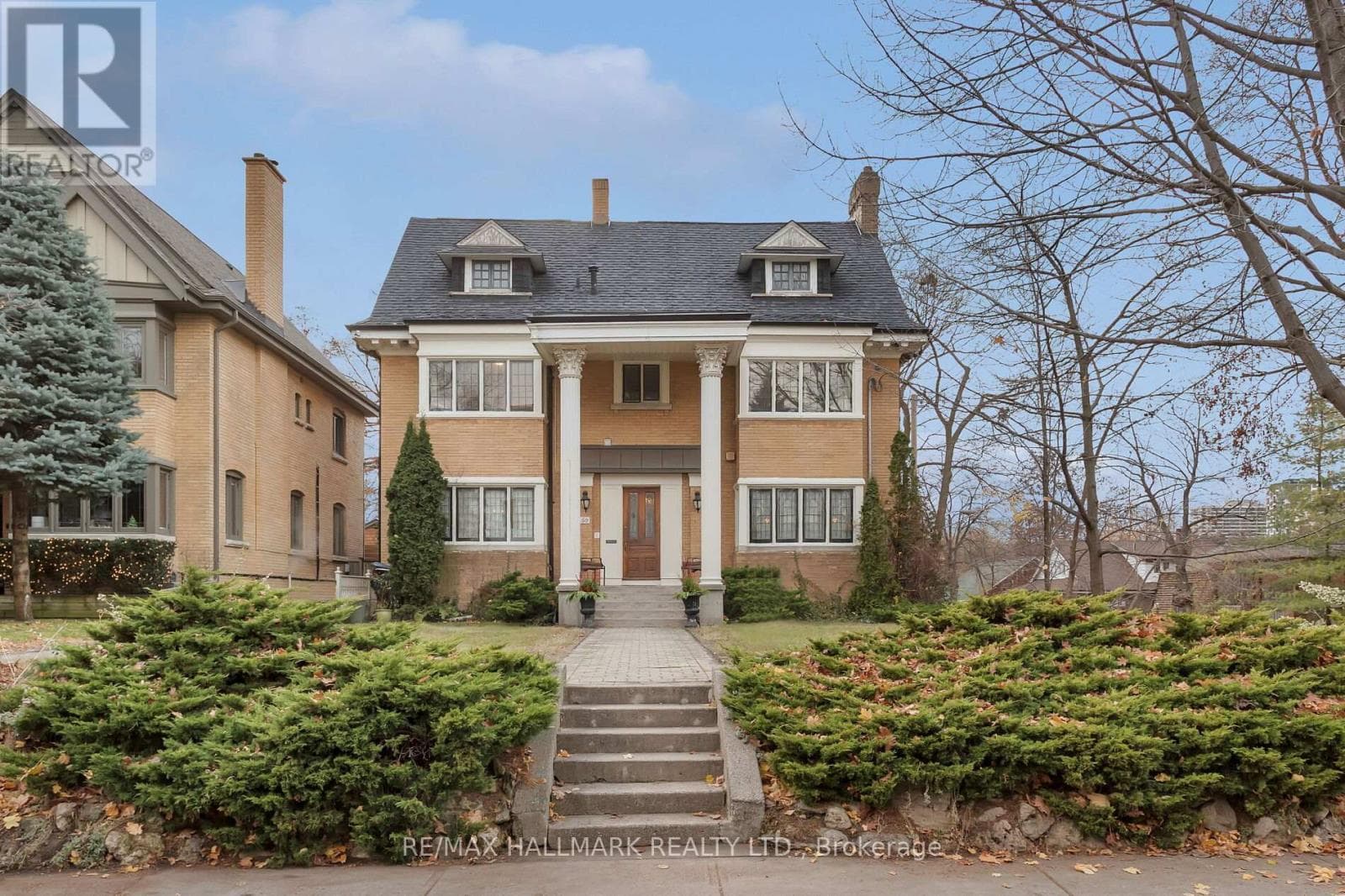 60 INDIAN ROAD CRESCENT in High Park North