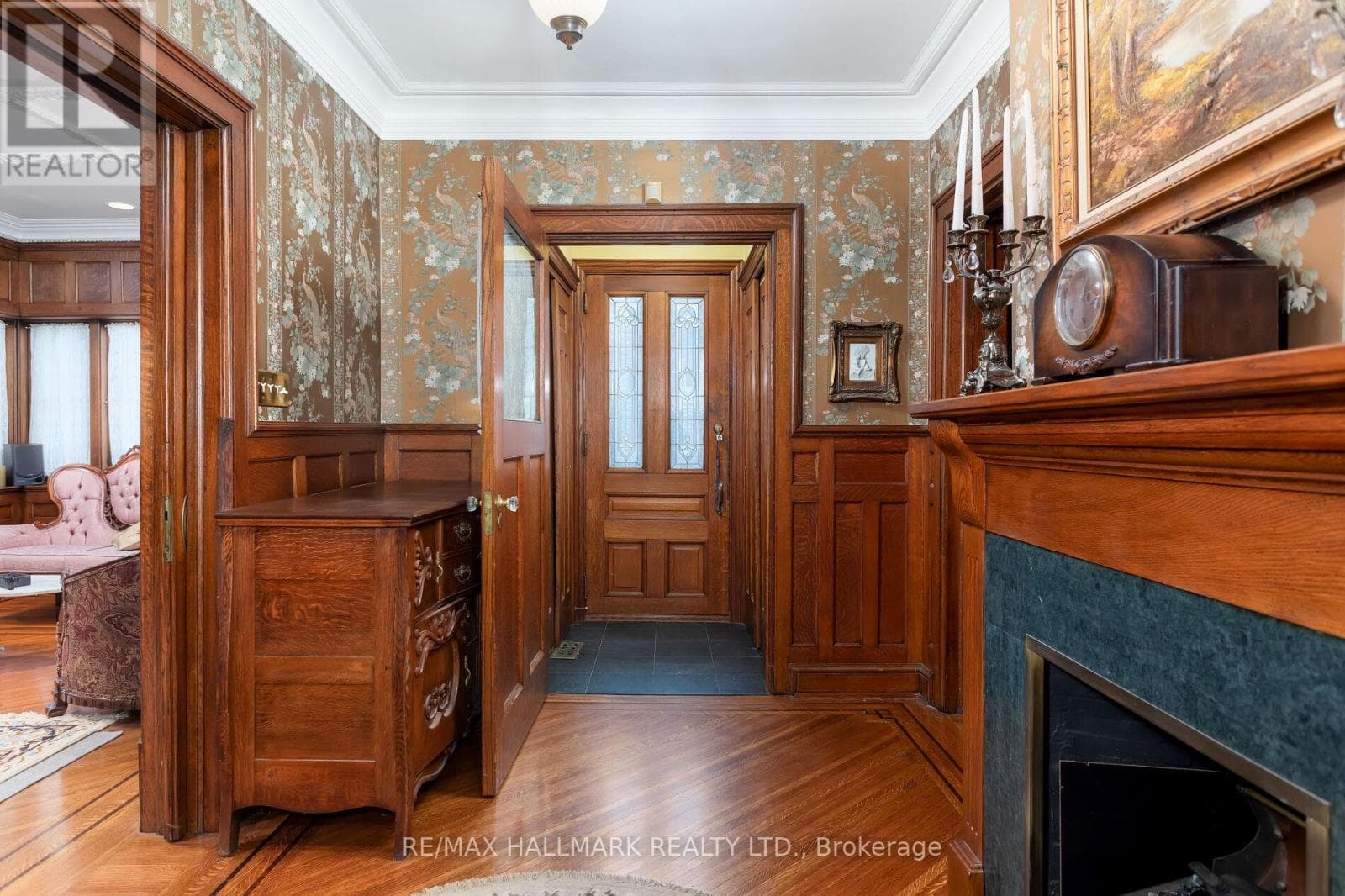 60 INDIAN ROAD CRESCENT — photo 3