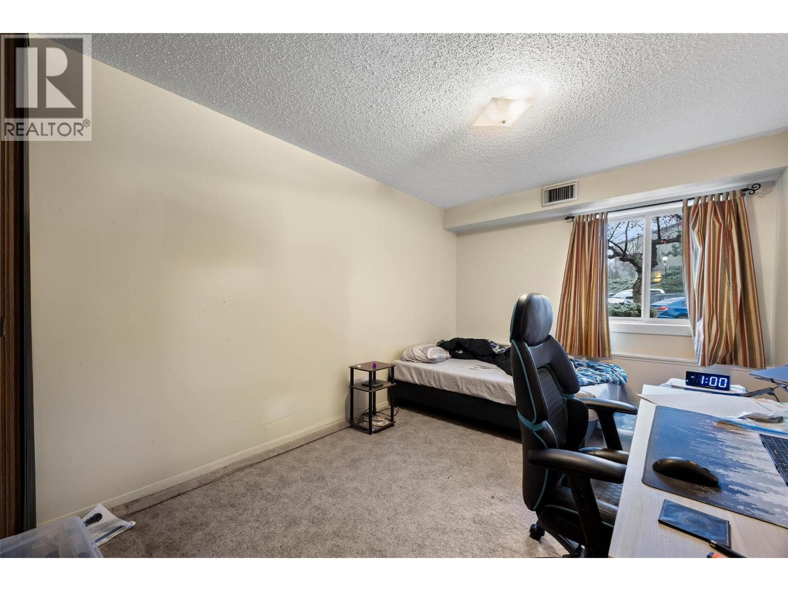 245 Gordonhorn Crescent Unit# 111 — photo 4