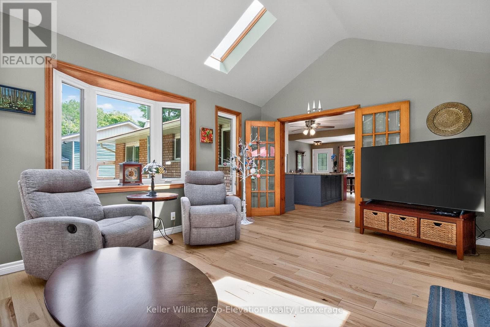 16 MUNDY AVENUE — photo 4