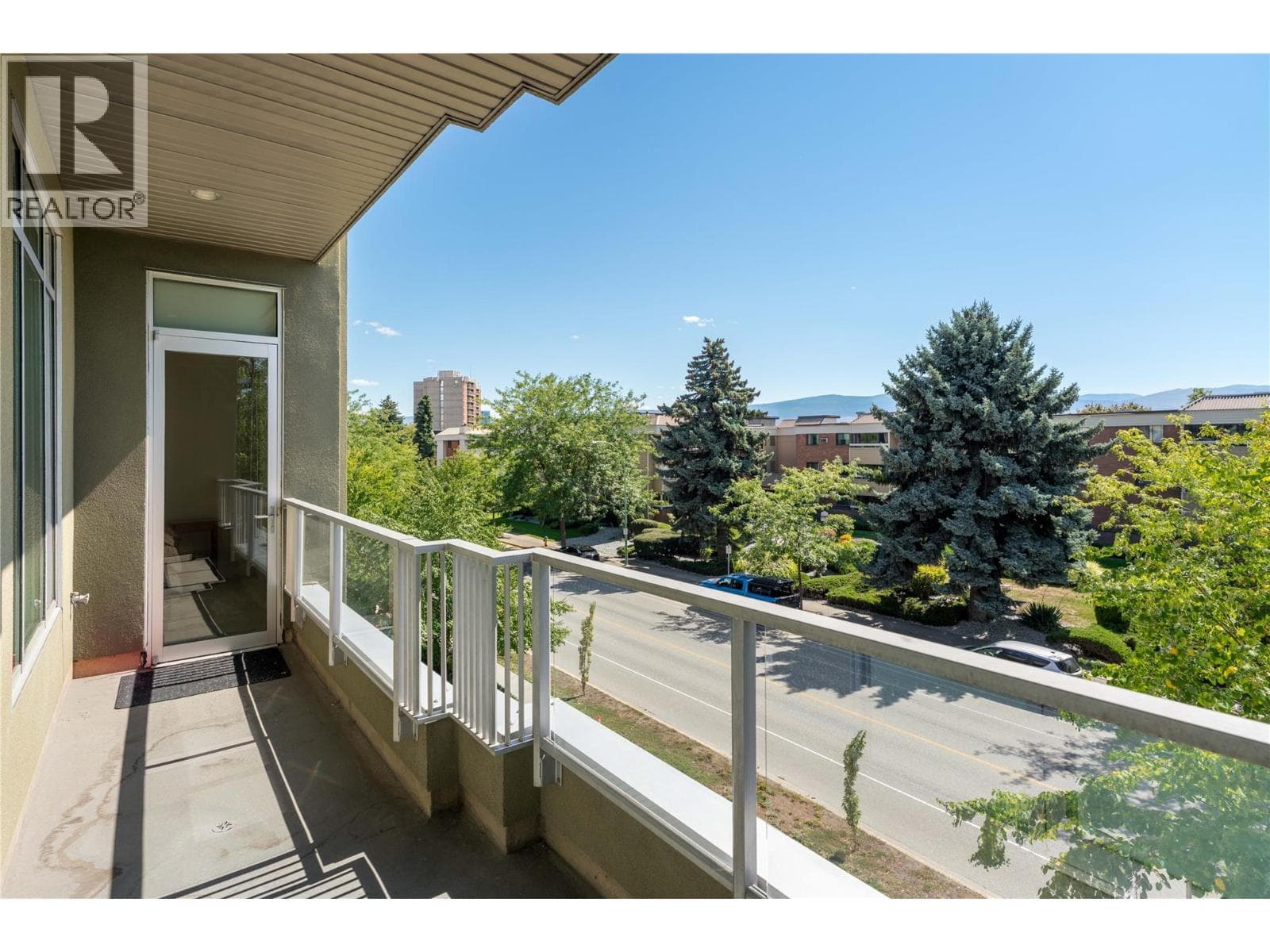 1495 Graham Street Unit# 304, Interior REALTORS® — photo 2