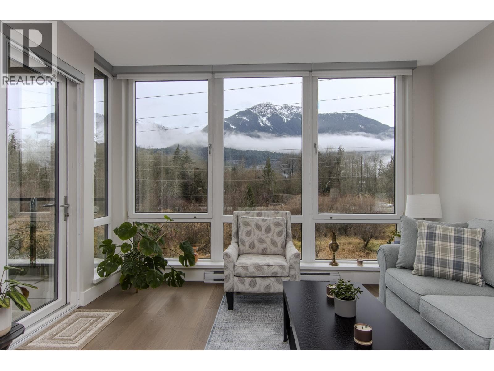202 1870 DOWAD DRIVE — photo 3