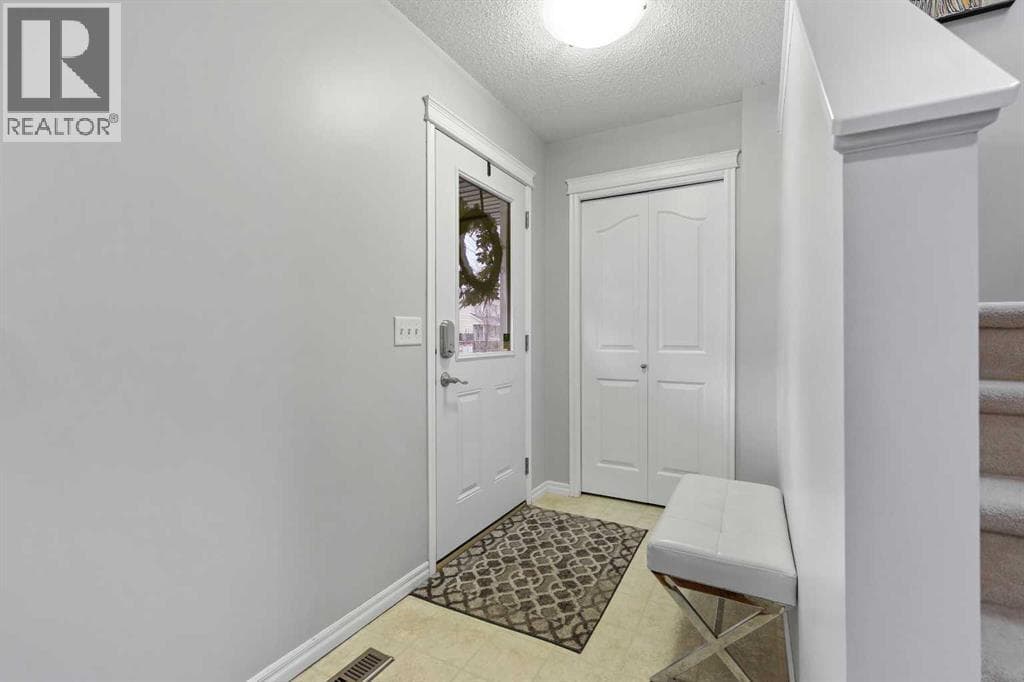 25 McKinnon Street NW — photo 3