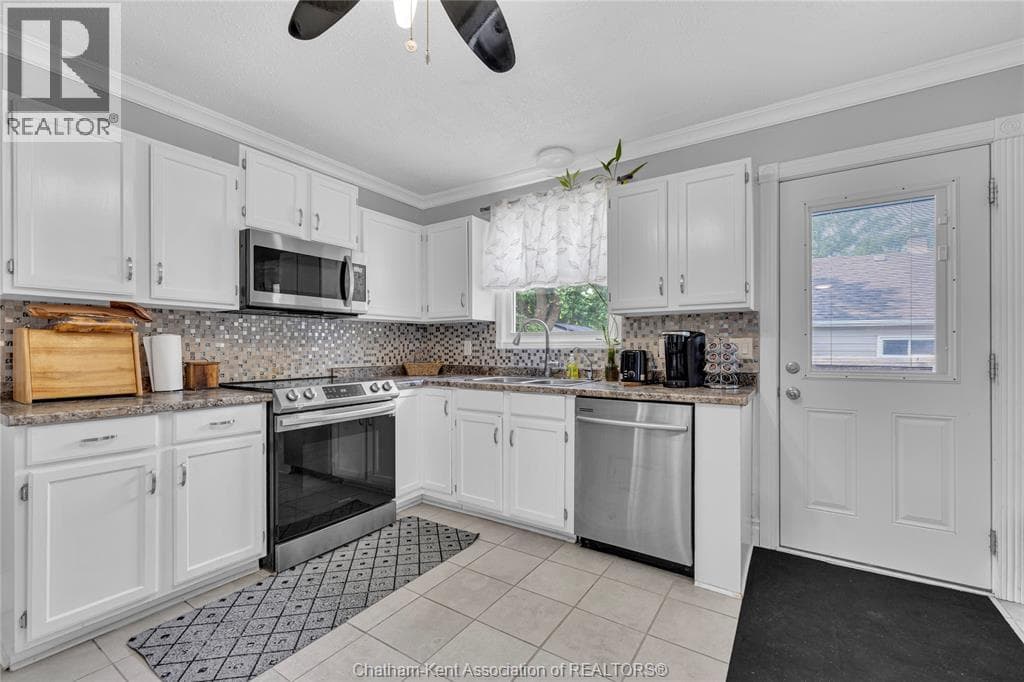 4 OAK STREET — photo 3