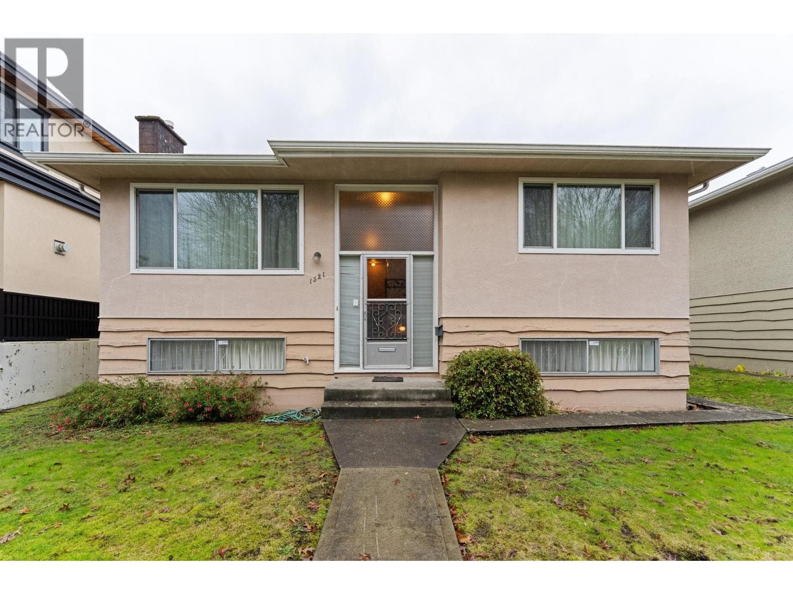 1521 EAST 64TH AVENUE in Victoria-Fraserview