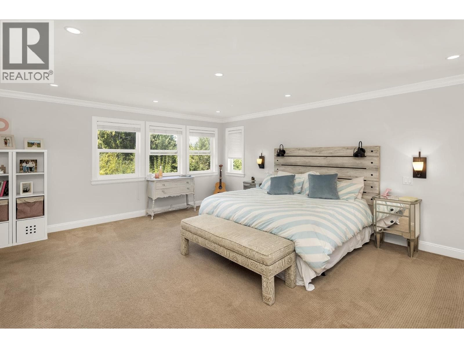 1020 JAY CRESCENT — photo 4