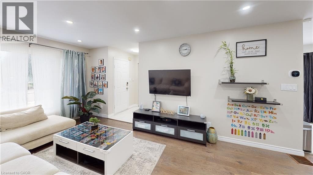 6 ADLER AVENUE — photo 4