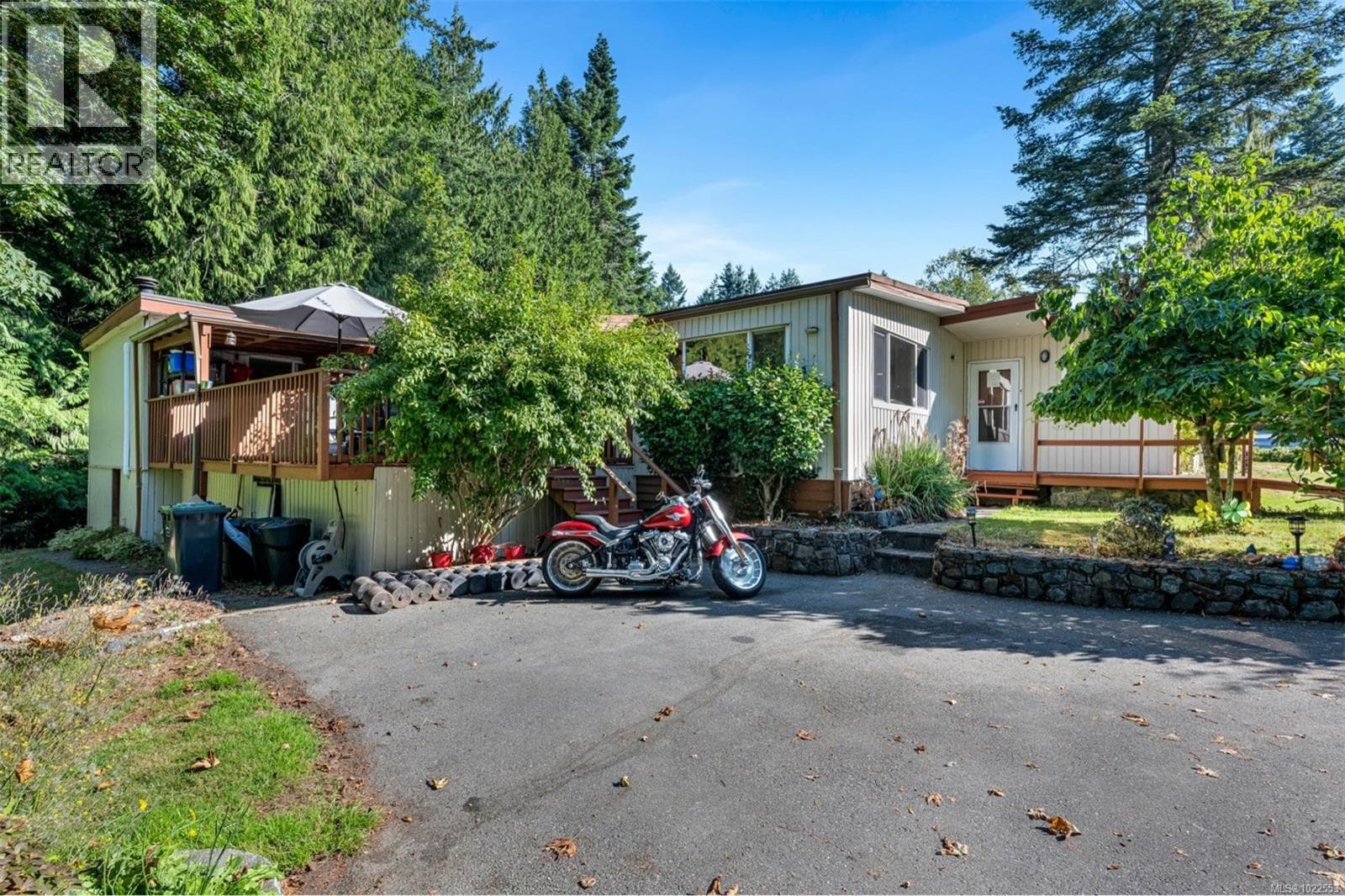 13 5838 Blythwood Rd in 