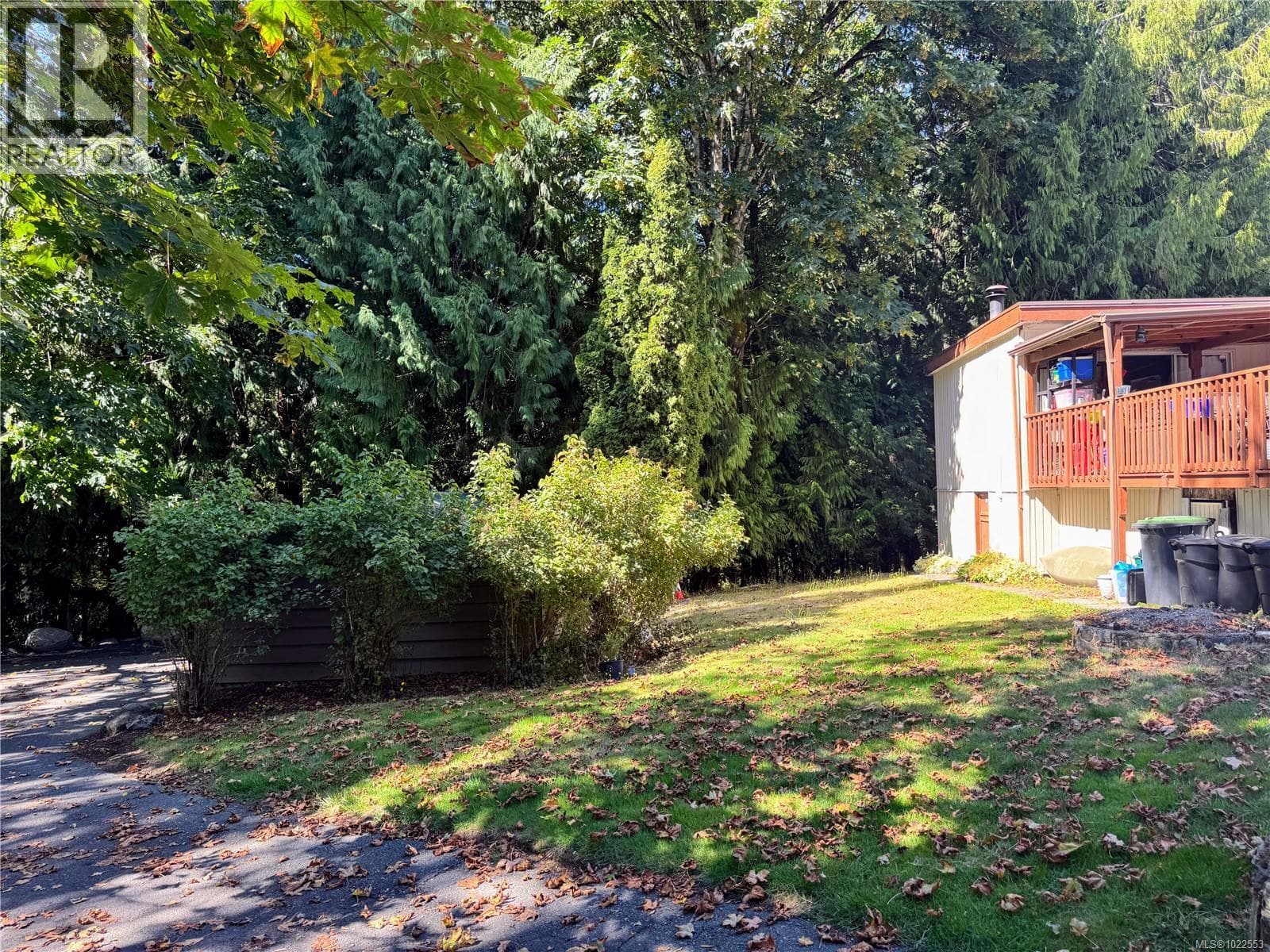 13 5838 Blythwood Rd — photo 3