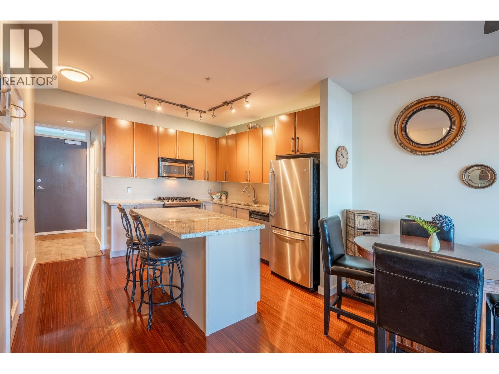 105 5160 DAVIS BAY ROAD — photo 3