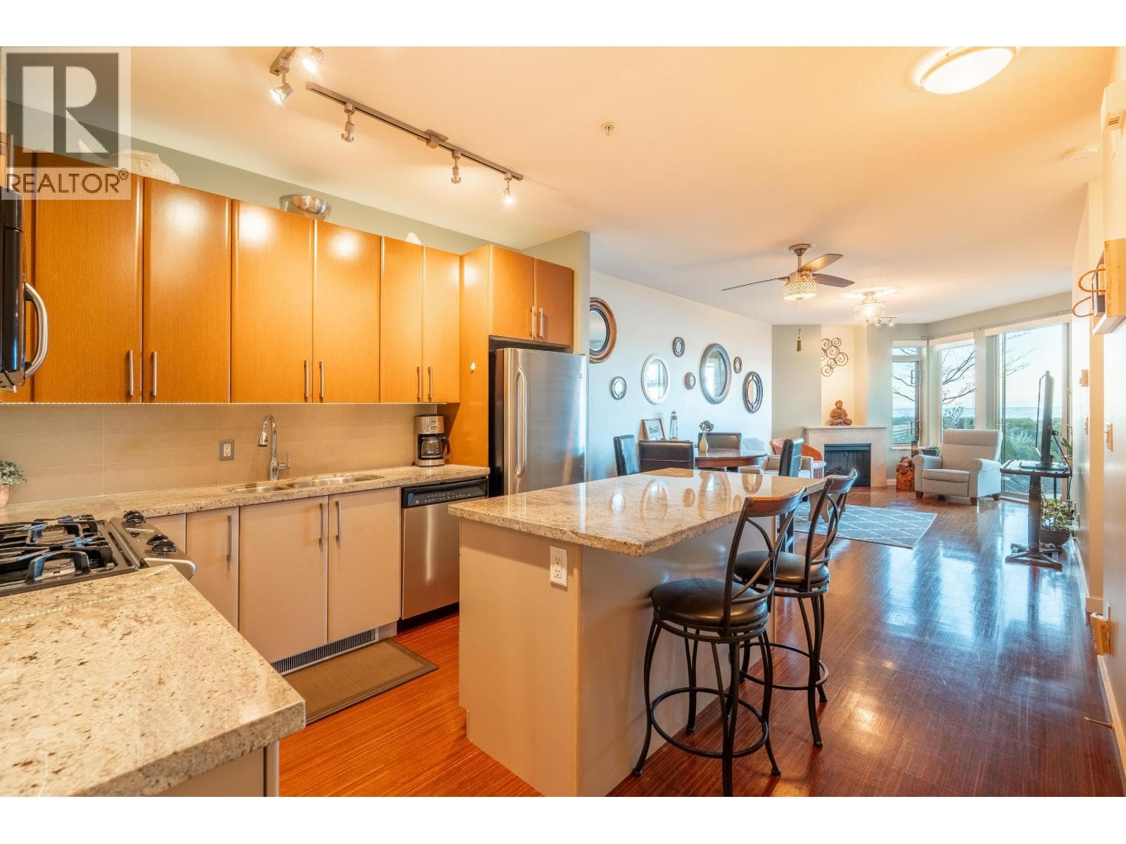105 5160 DAVIS BAY ROAD — photo 4