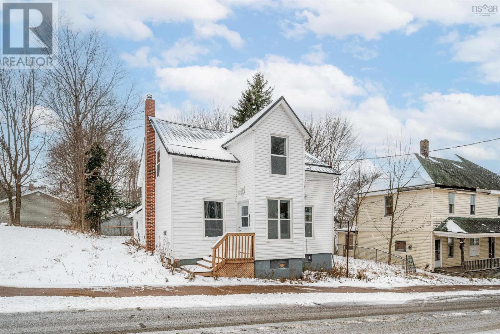 221 MACLEAN STREET in 