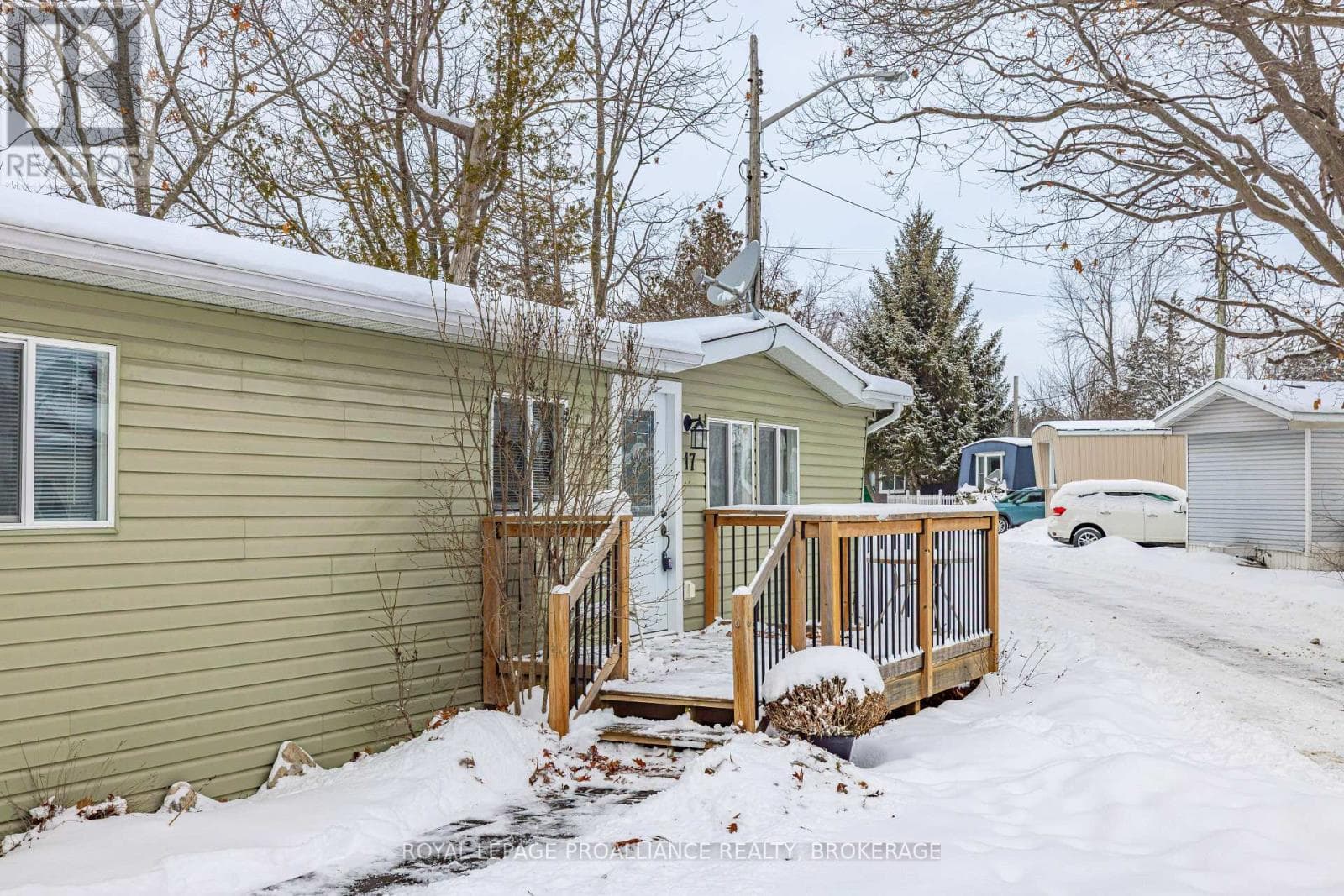 17 - 5569 BATH ROAD — photo 3