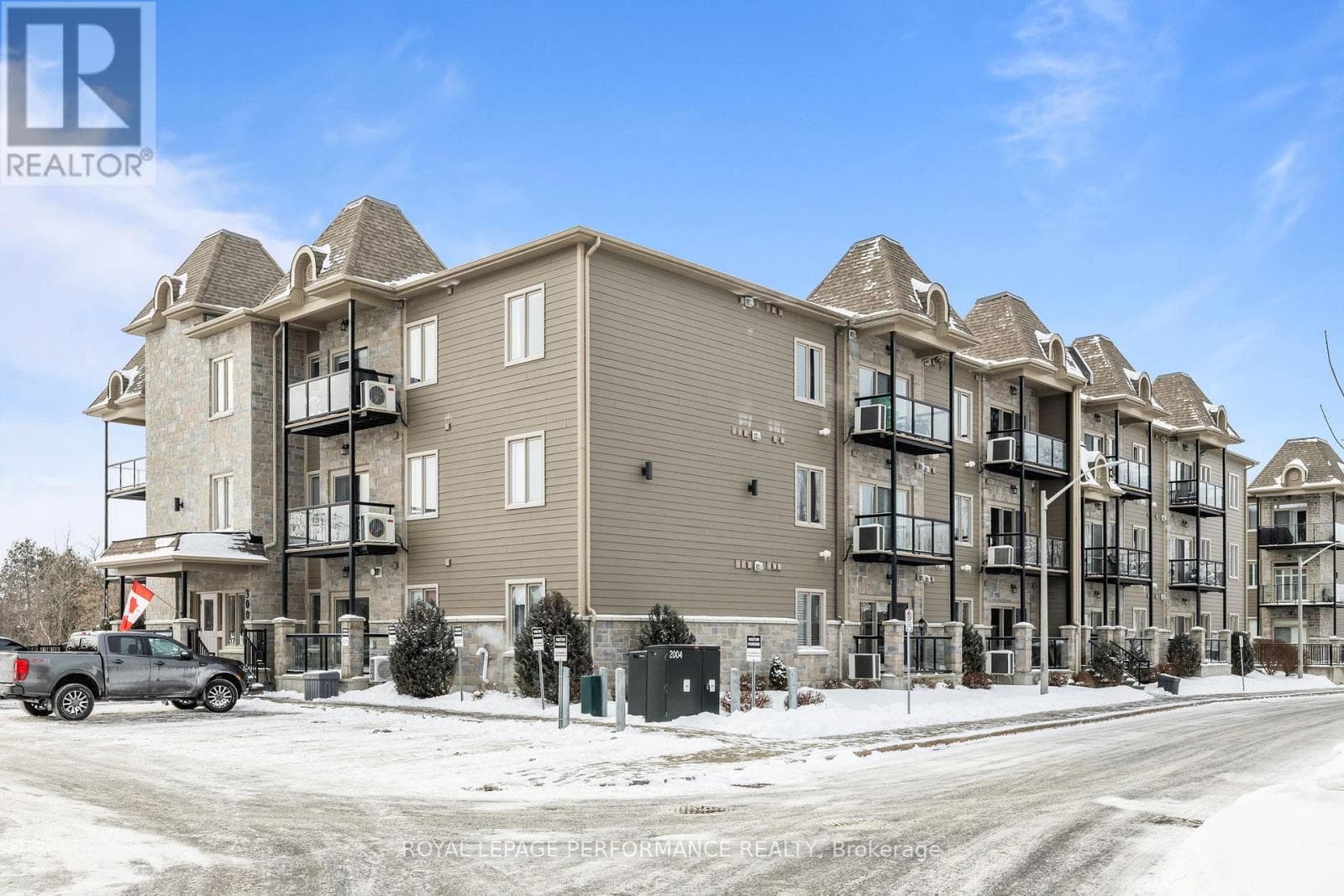 205 - 300 SOLSTICE CRESCENT in 