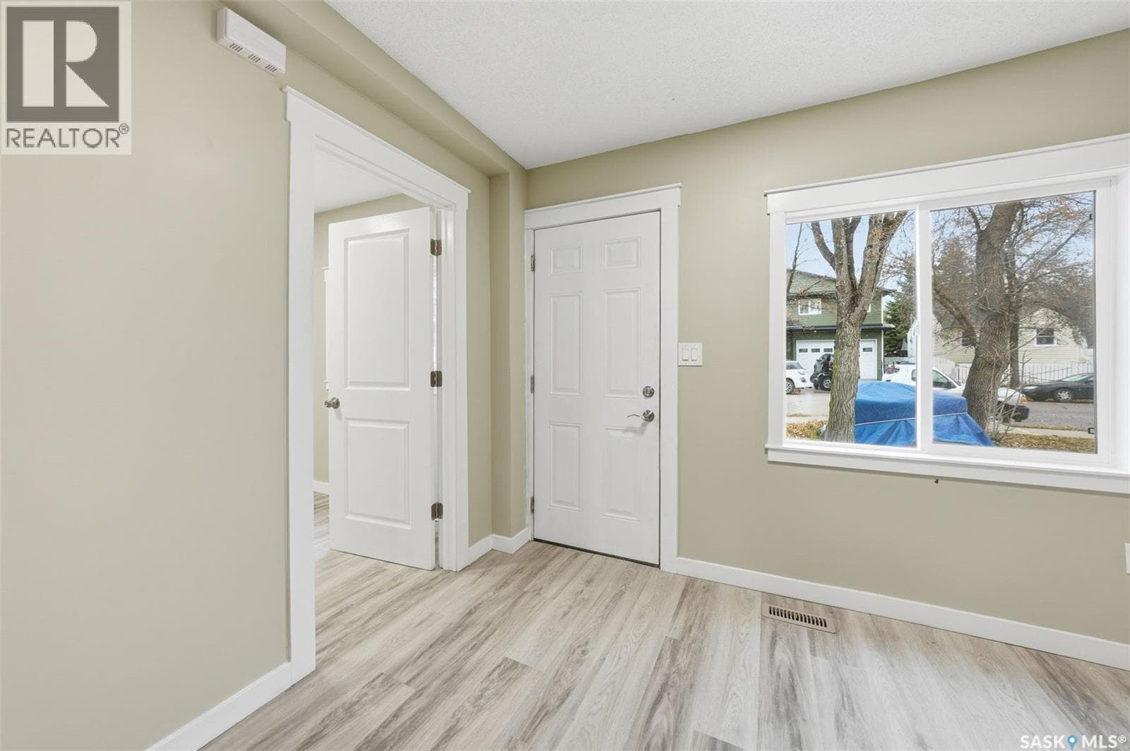 1127 AVENUE F NORTH — photo 3