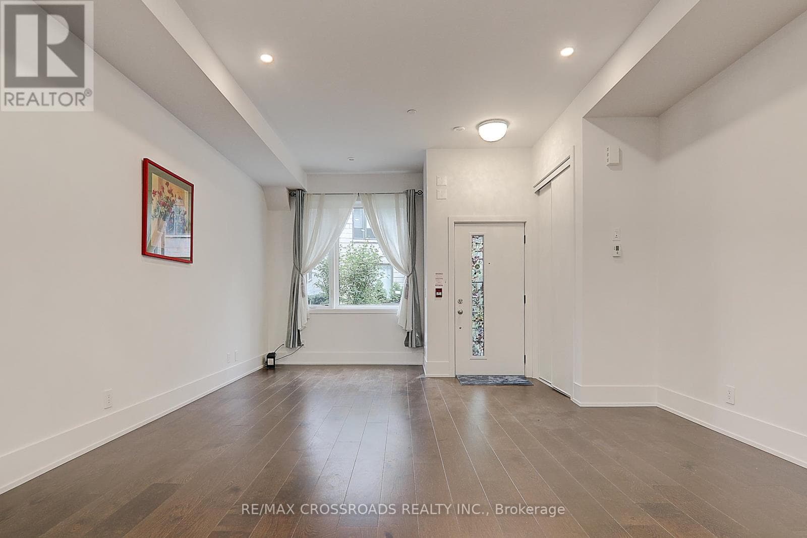 TH18 - 270 DAVENPORT ROAD — photo 3