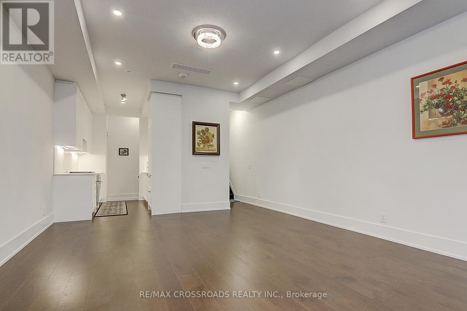 TH18 - 270 DAVENPORT ROAD — photo 4