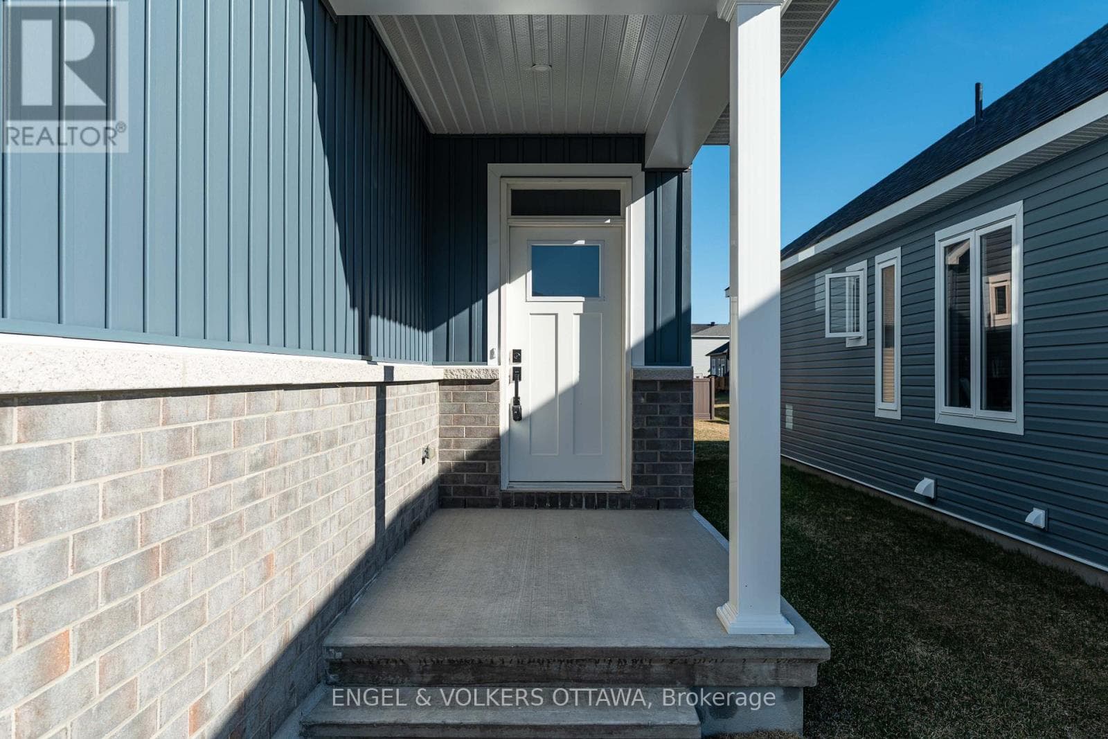 683 FISHER STREET — photo 2