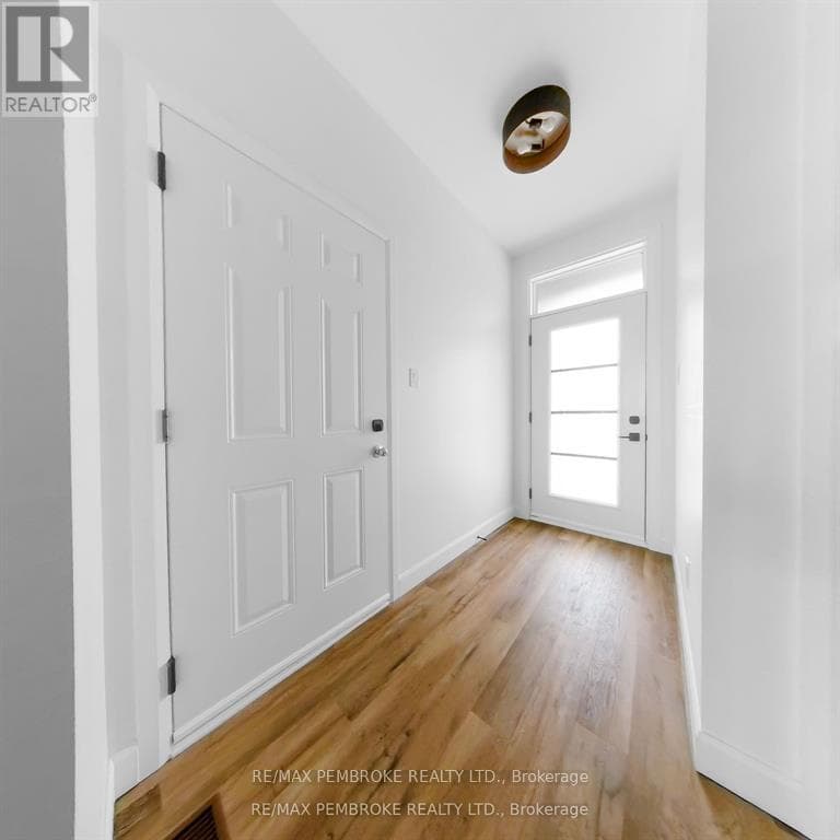 11 NORTHBROOK STREET — photo 4