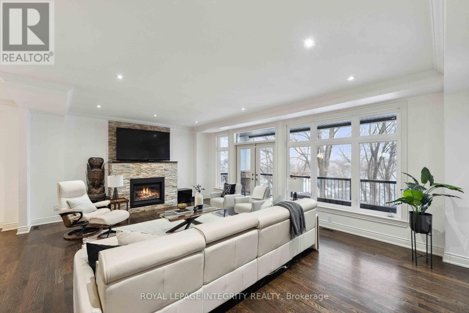 612 BESSERER STREET — photo 2