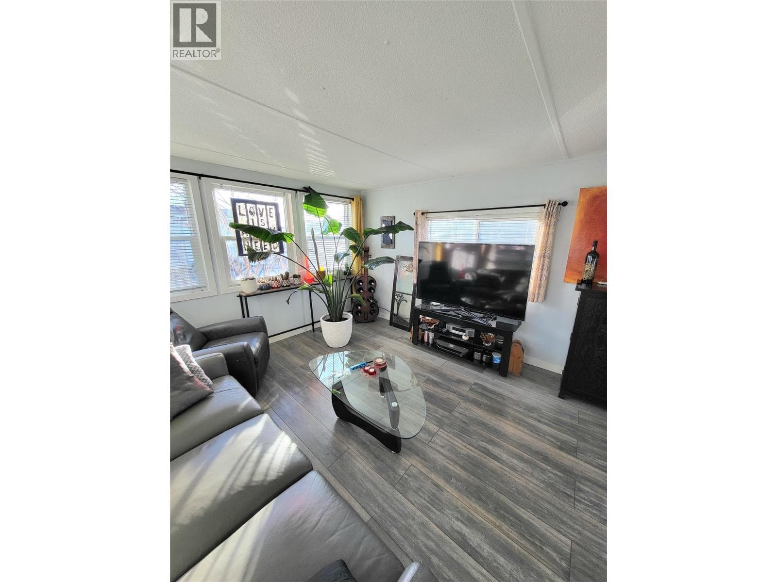 98 Okanagan Avenue Unit# 47, Interior REALTORS® — photo 2